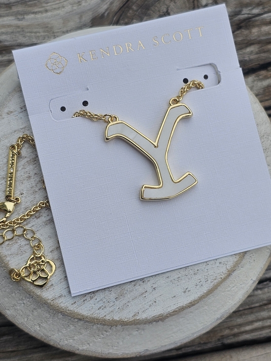 Kendra Scott Jewelry - Kendra Scott x Yellow Rose Yellowstone Collection In Pearl